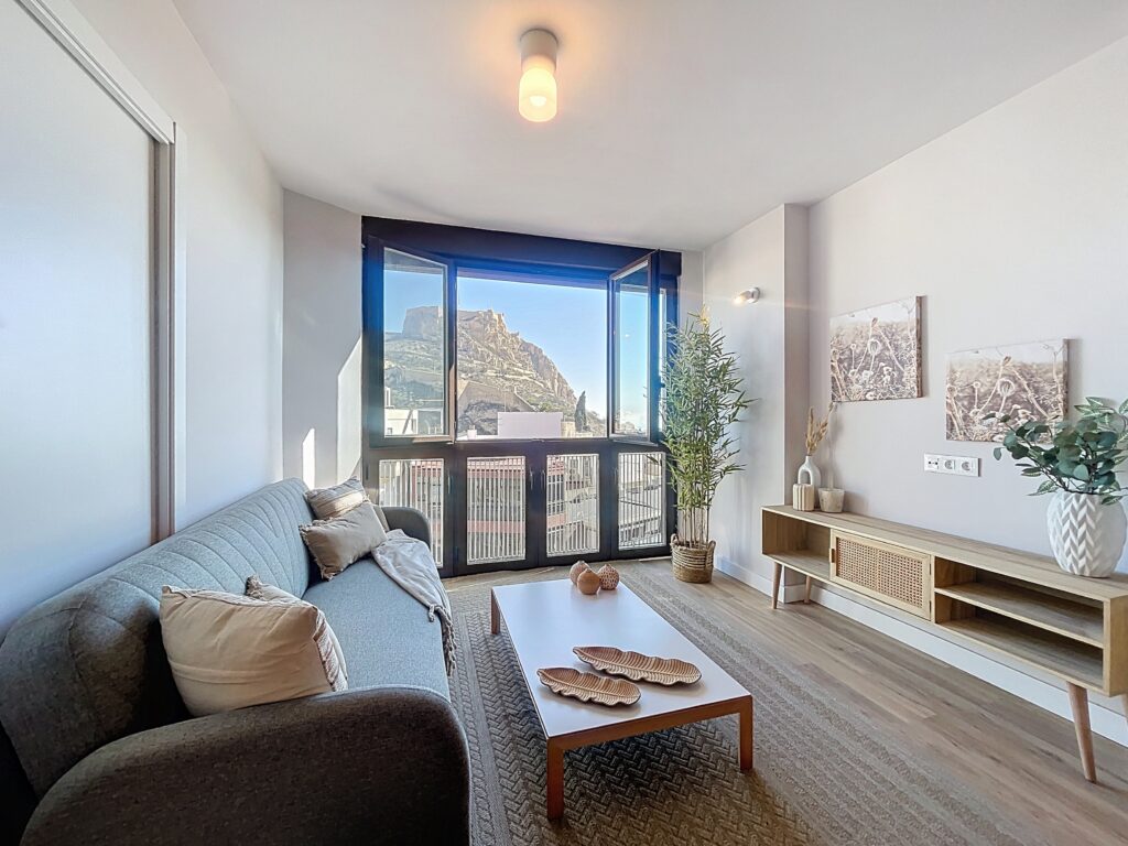 Vistas desde una casa en venta en Alicante